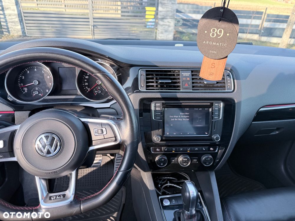 Volkswagen Jetta - 24