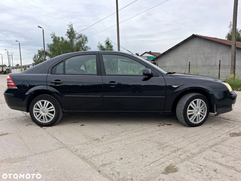 Ford Mondeo 1.8 Ghia - 6