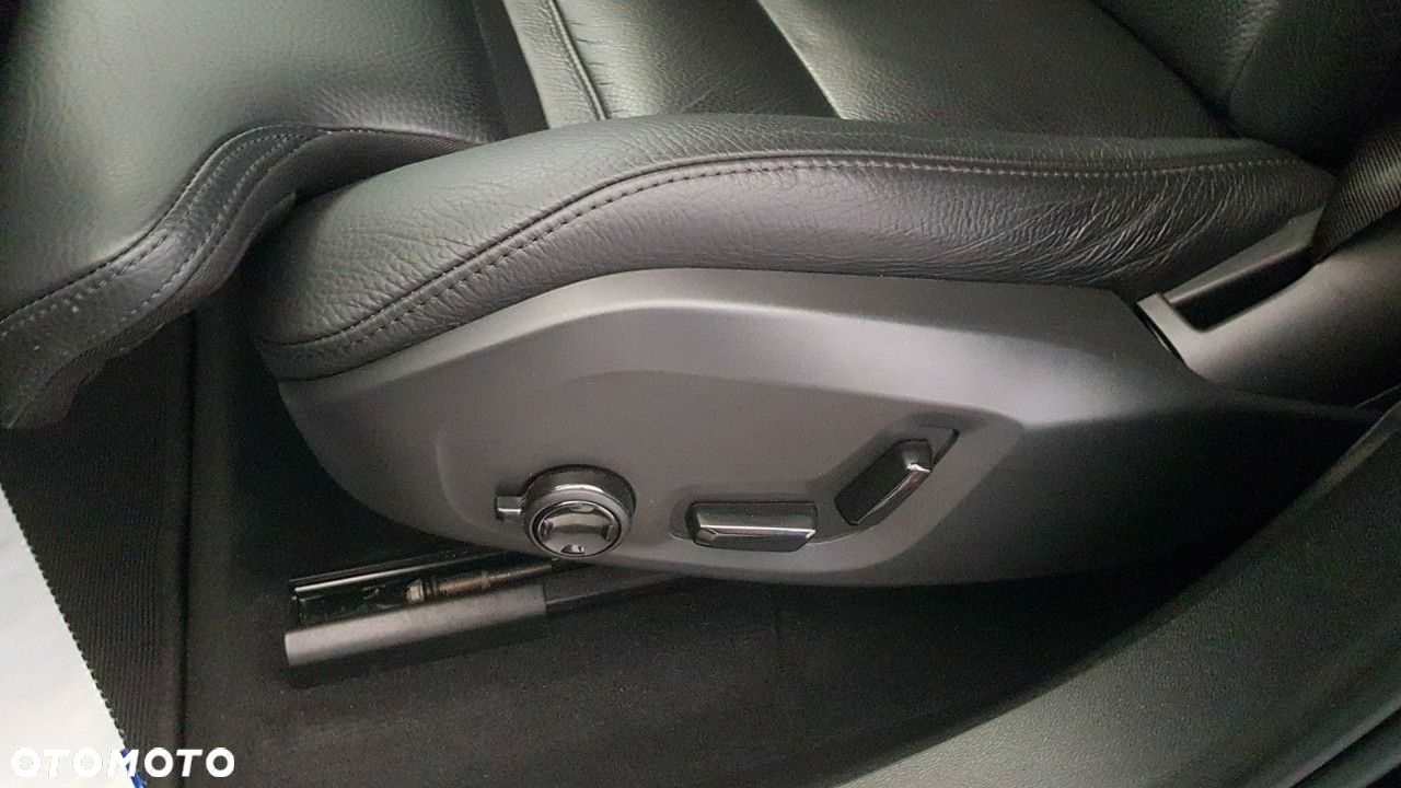 Volvo XC 60 - 30