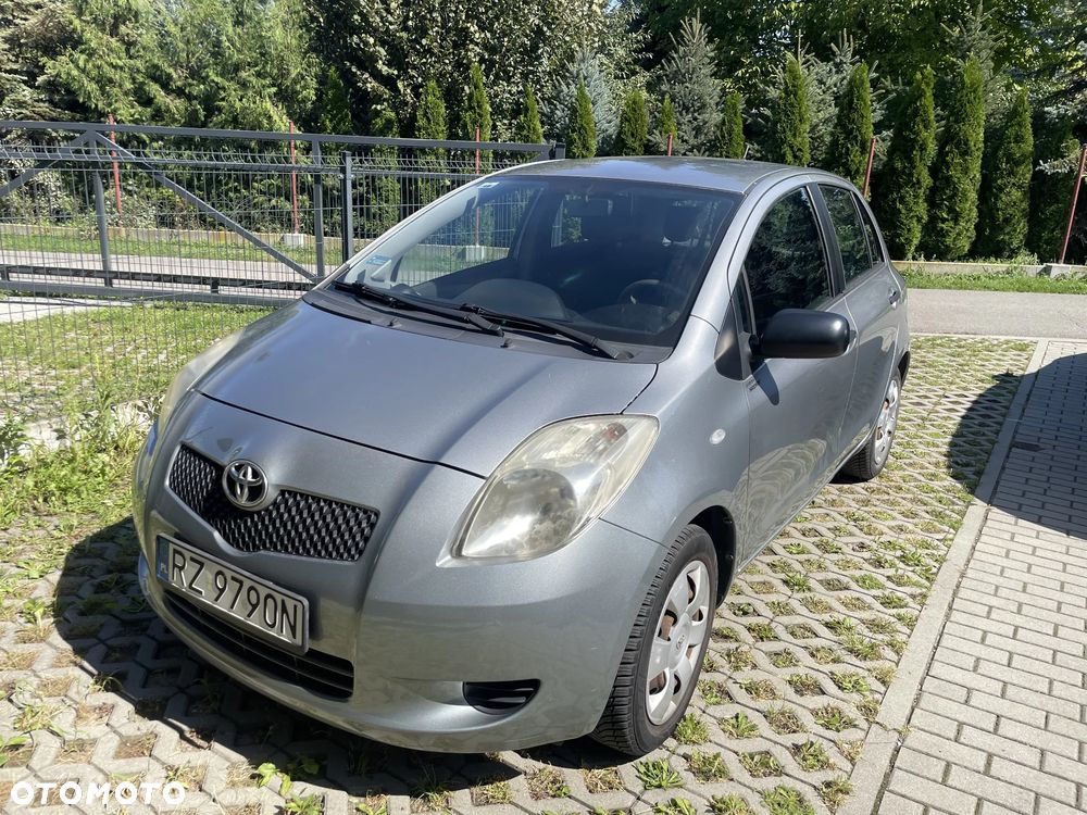Toyota Yaris 1.0 Terra - 9
