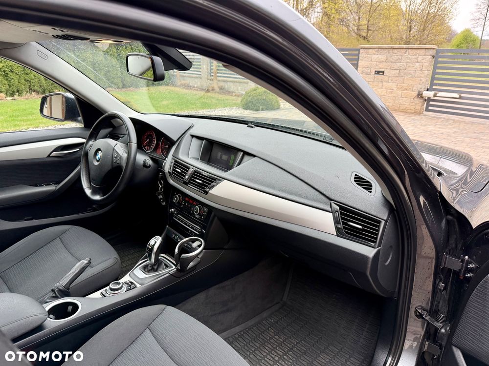 BMW X1 xDrive18d Sport Line - 18