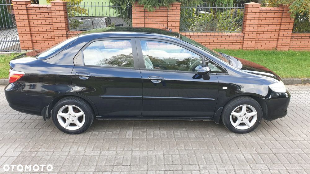 Honda City 1.4 Comfort - 14