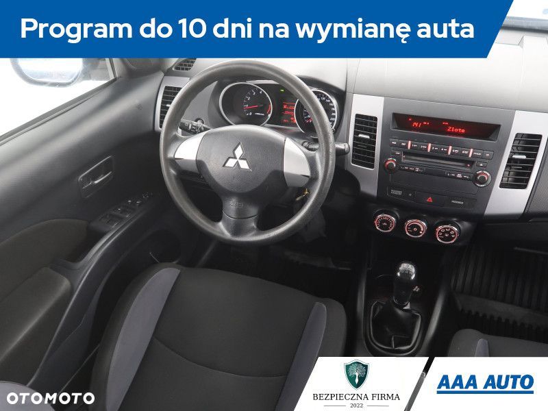 Mitsubishi Outlander - 9