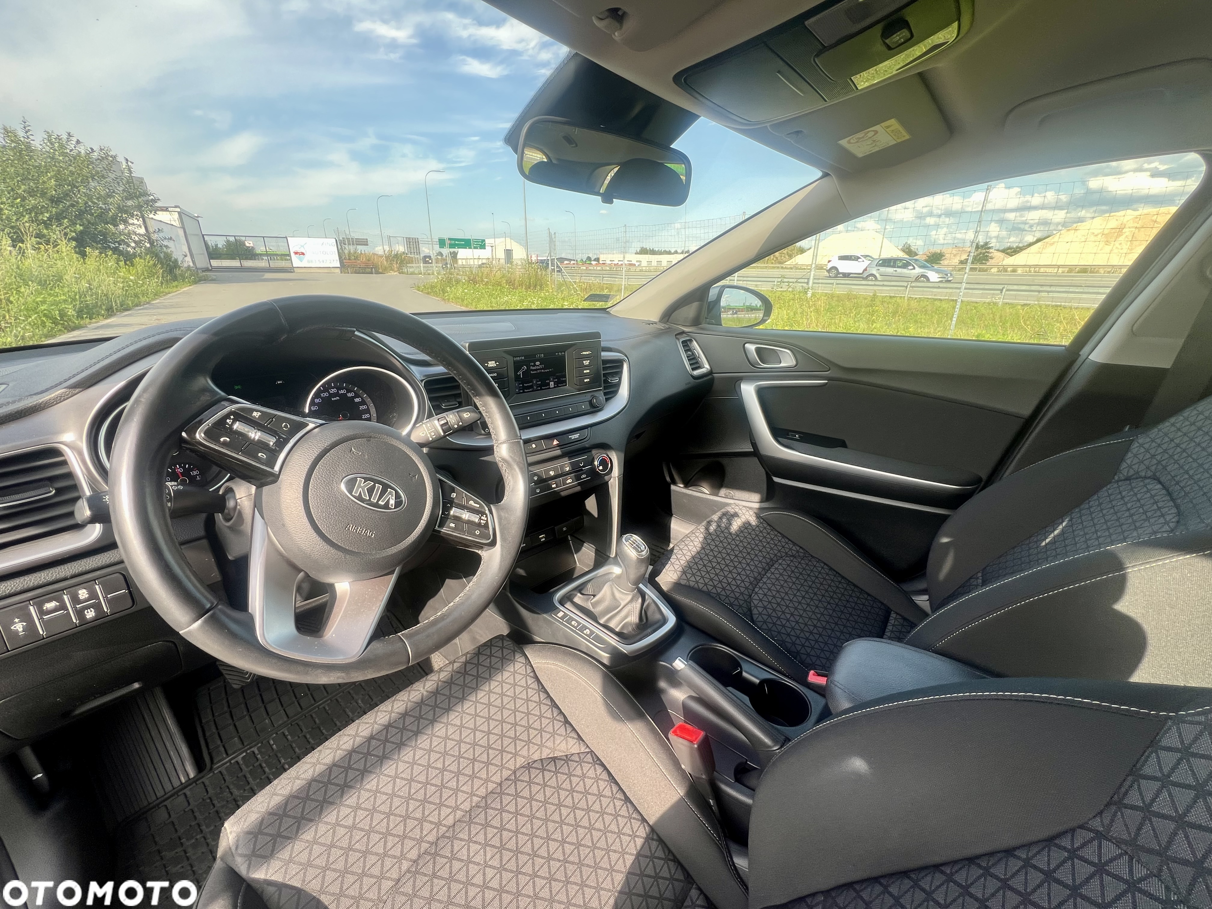 Kia Ceed 1.6 CRDi SCR M - 7