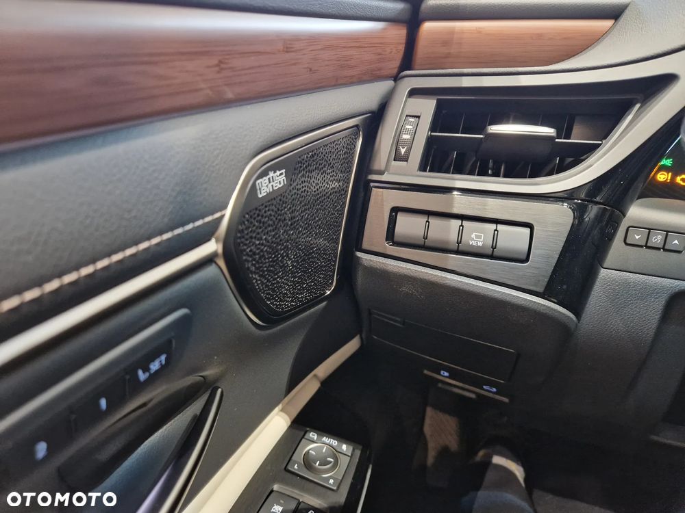 Lexus ES 300h Prestige - 17