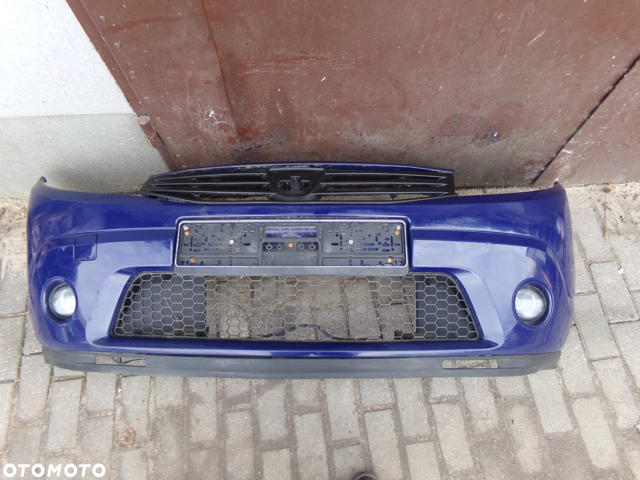 Zderzak przedni Dacia Sandero I - 2