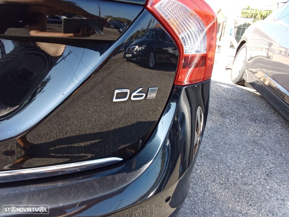 Volvo V60 2.4 D6 Momentum AWD Phev - 7