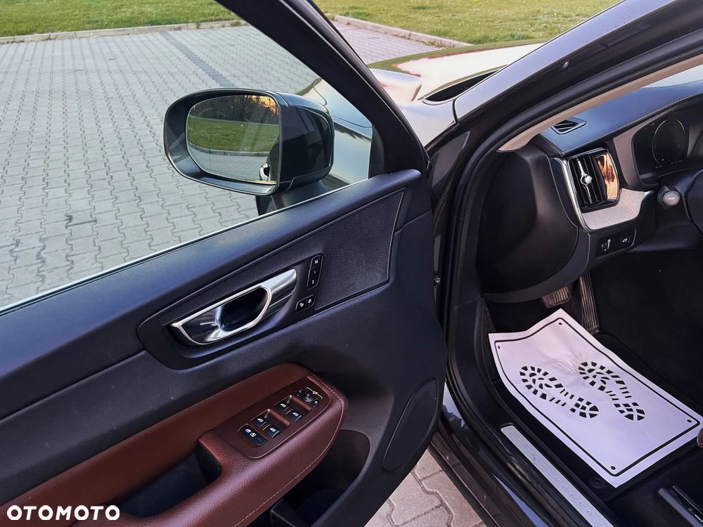 Volvo XC 60 B4 D AWD Geartronic Inscription - 28