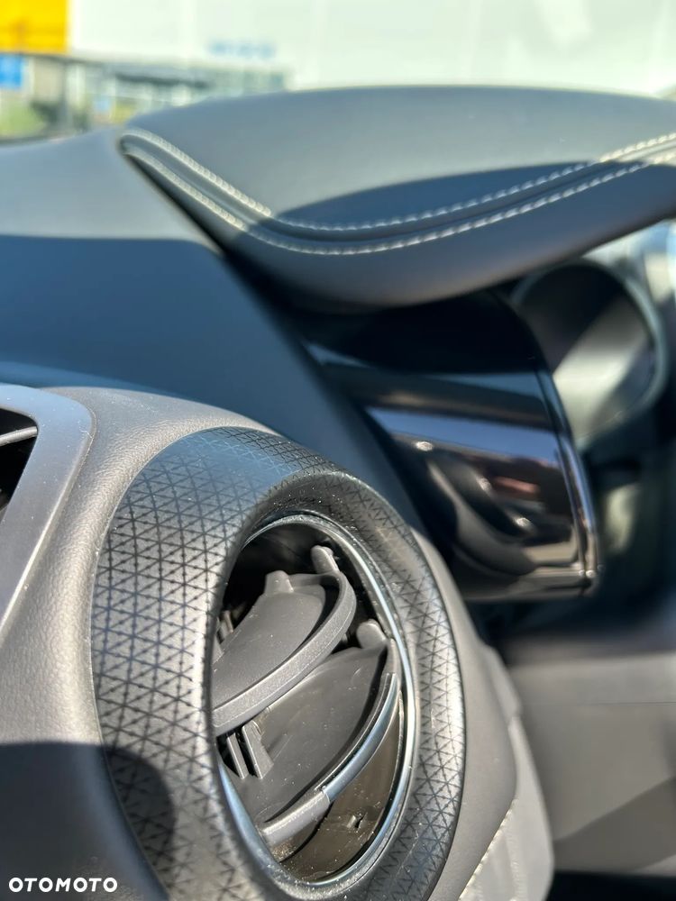 Renault Clio Energy TCe 120 EDC Initiale Paris - 11
