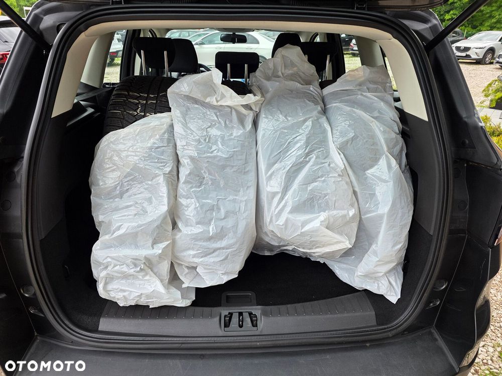 Ford Kuga - 17