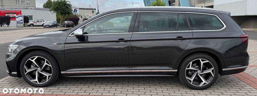 Volkswagen Passat - 2