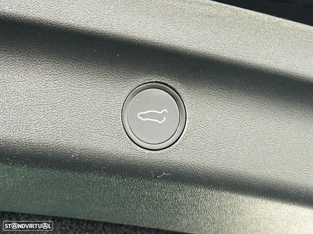 Tesla Model Y Long Range Dual Motor AWD - 51