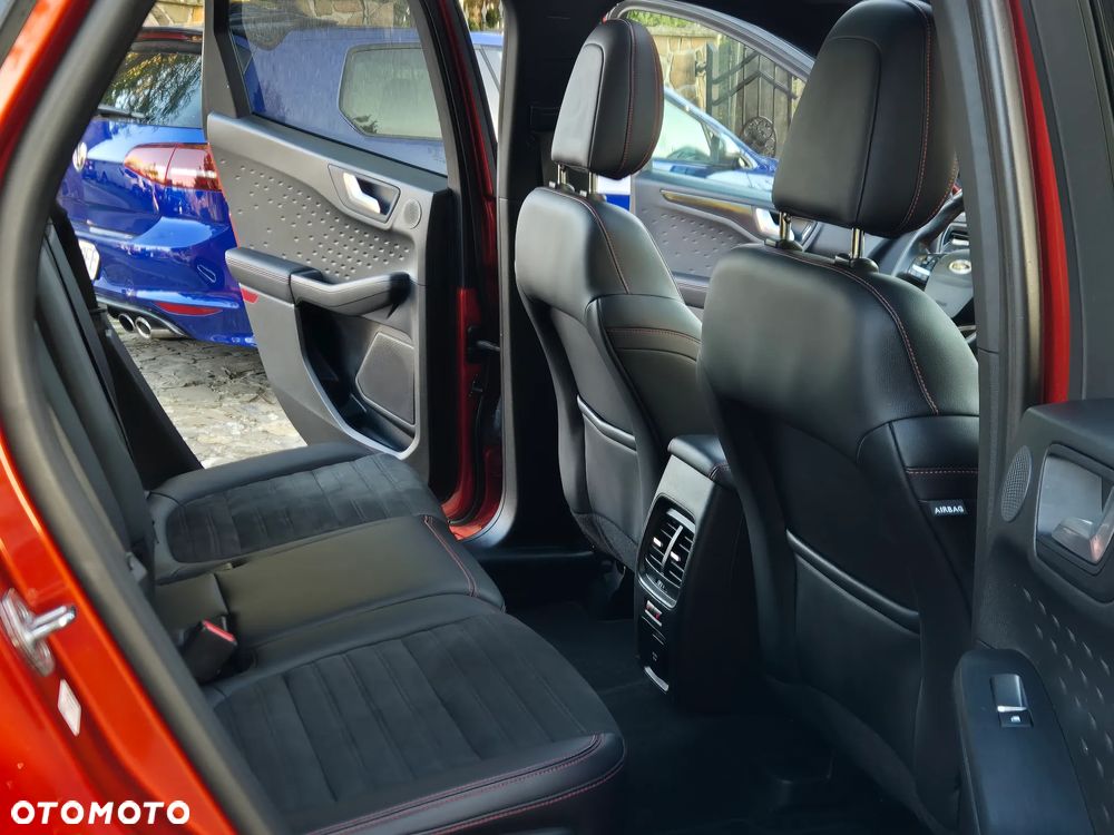 Ford Kuga 2.0 EcoBlue 4x4 ST-LINE X - 24