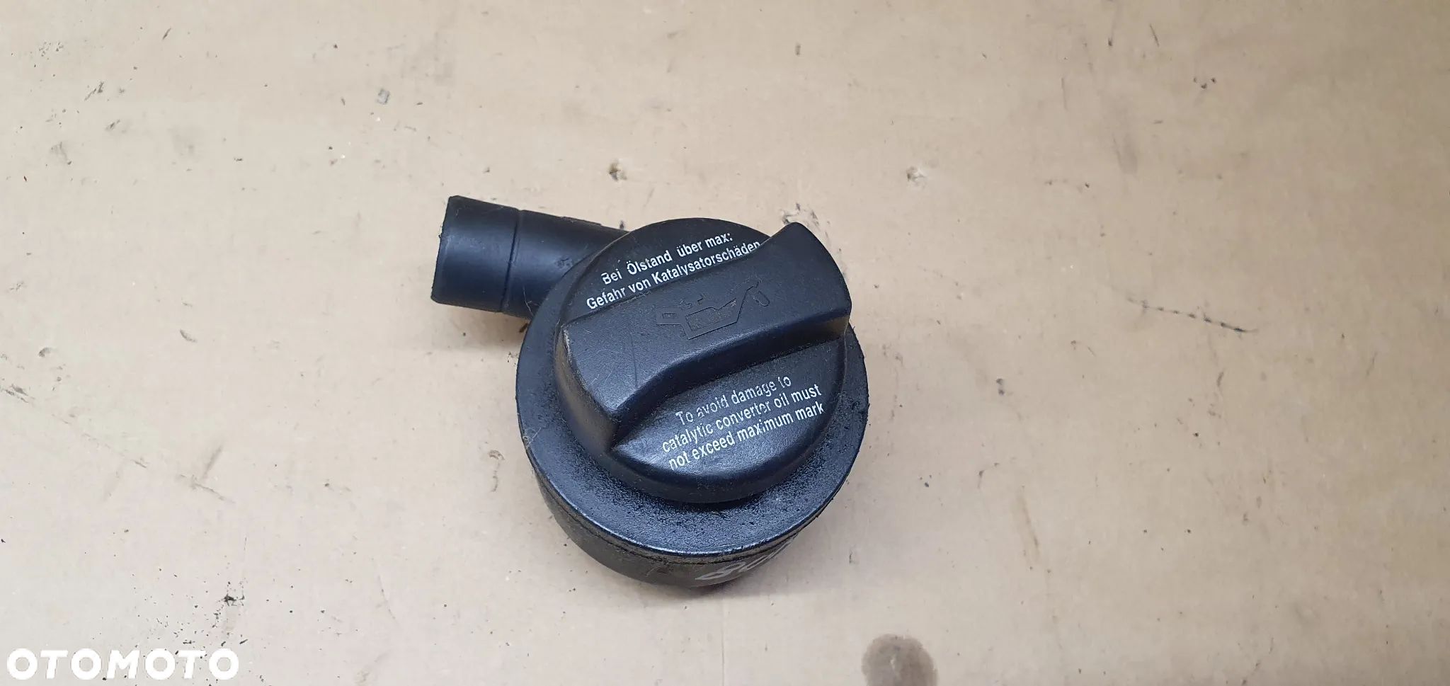 Wlew oleju korek zawór odmy VW Golf IV Bora 2.0 087097 - 1