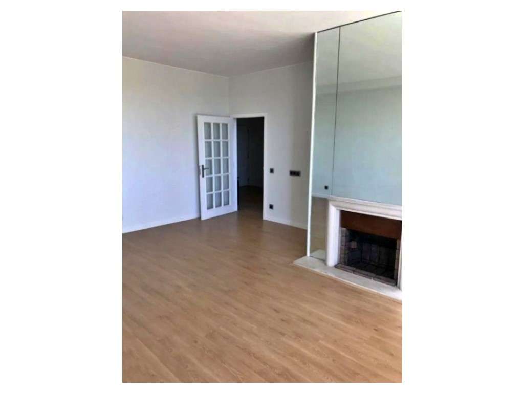 Apartamento T3 com terraço na Avenida da Boavista - Grande imagem: 4/11