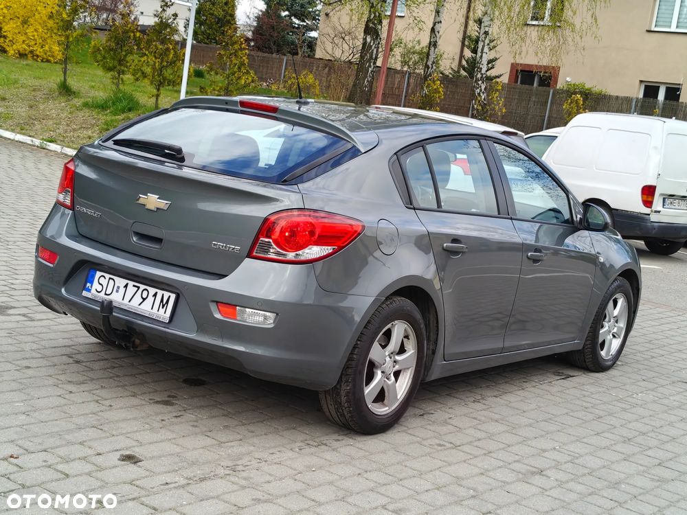 Chevrolet Cruze 1.6 LT - 11