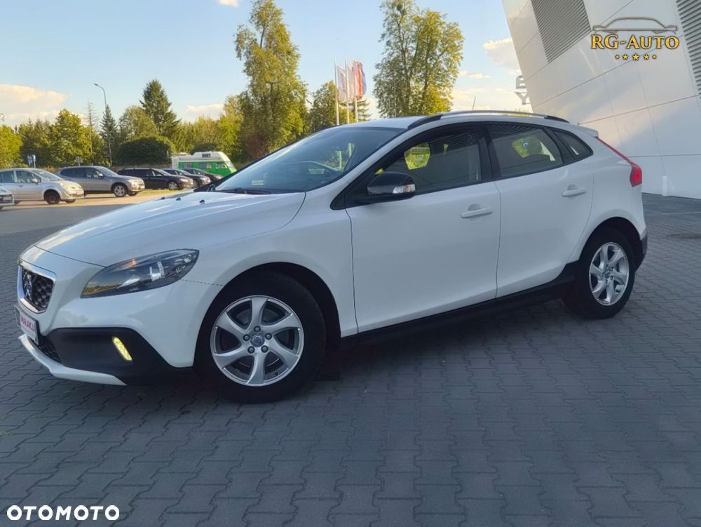 Volvo V40 Cross Country - 11