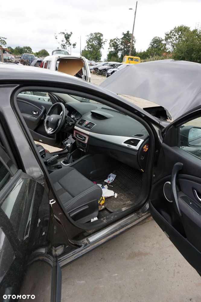 RENAULT MEGANE III PH1 5D HB 2009 NV676 1.9 DCI F9Q870 130KM ND4001 CZARNY na części - 17