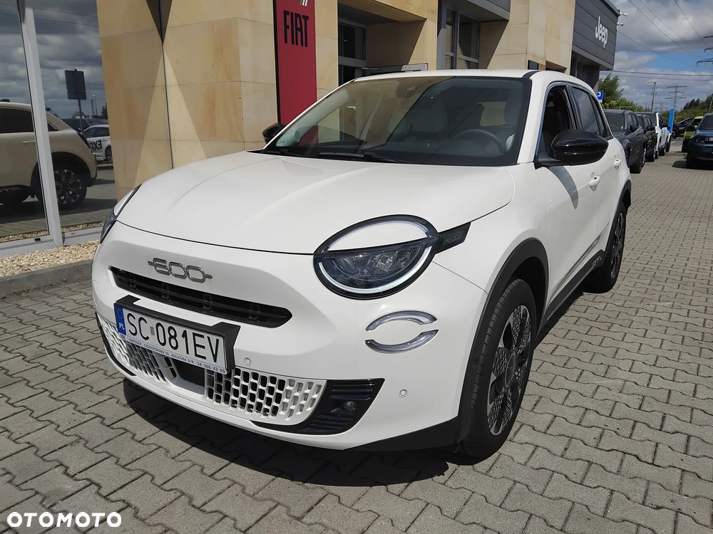 Fiat 600 1.2 Turbo La Prima eDCT - 2
