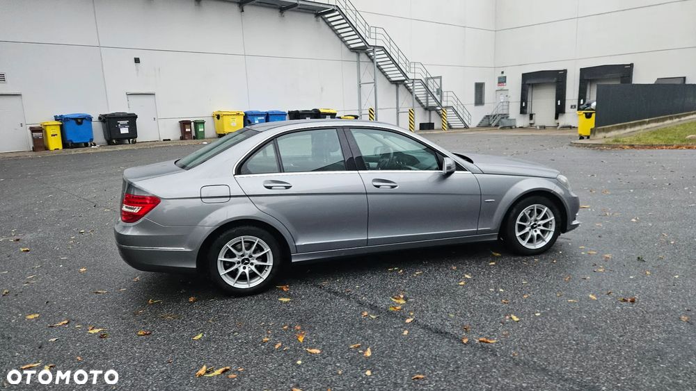 Mercedes-Benz Klasa C 180 BlueEFFICIENCY Avantgarde - 11