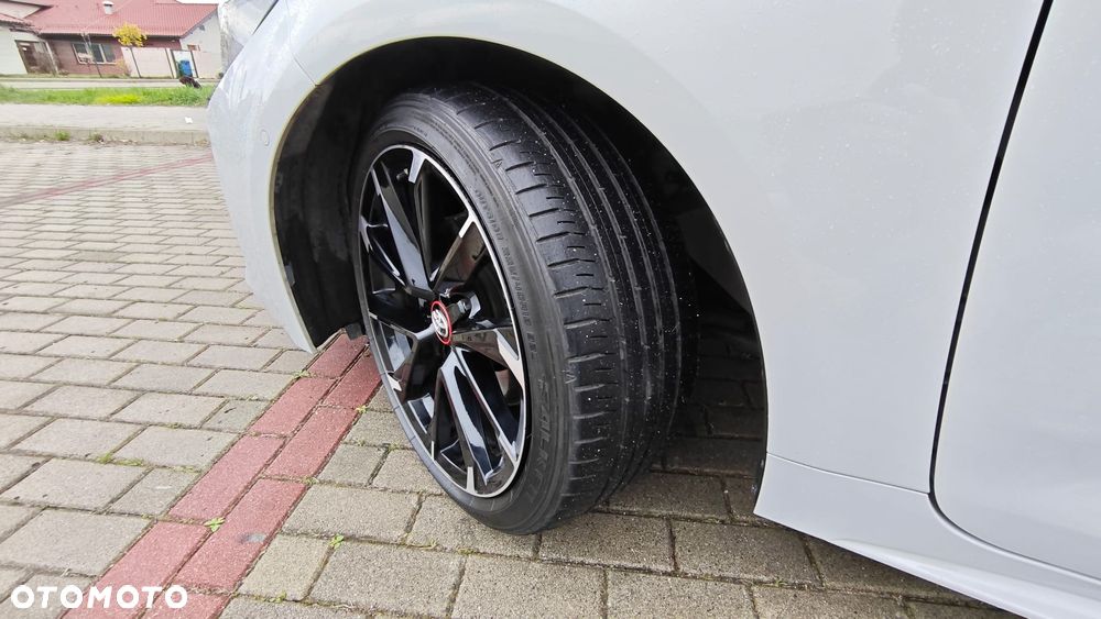 Toyota Corolla 2.0 Hybrid GR Sport - 9