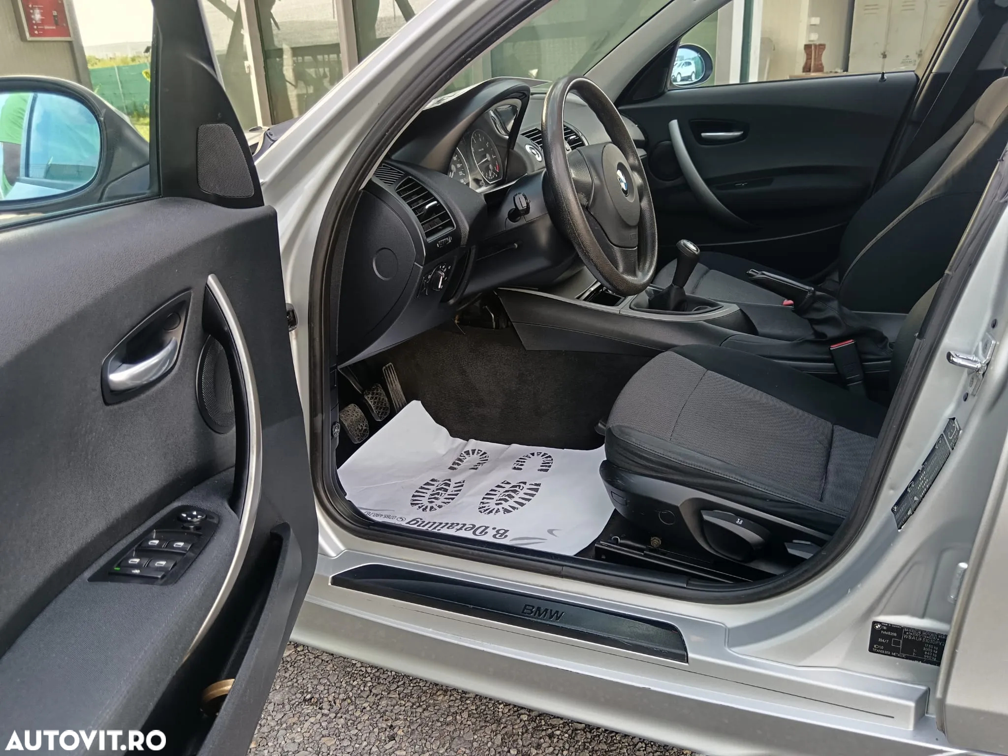 BMW Seria 1 116i - 15