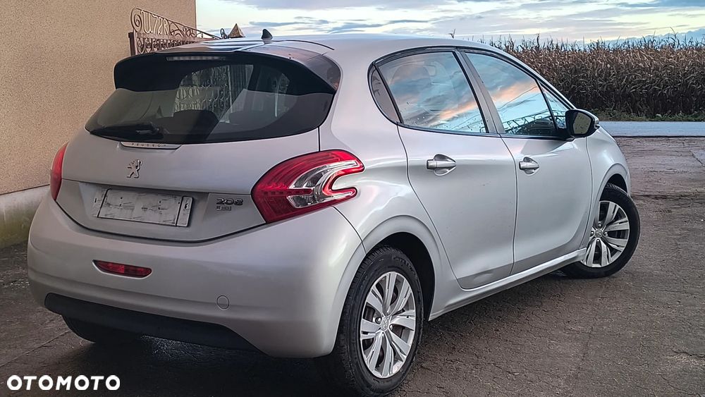 Peugeot 208 - 3