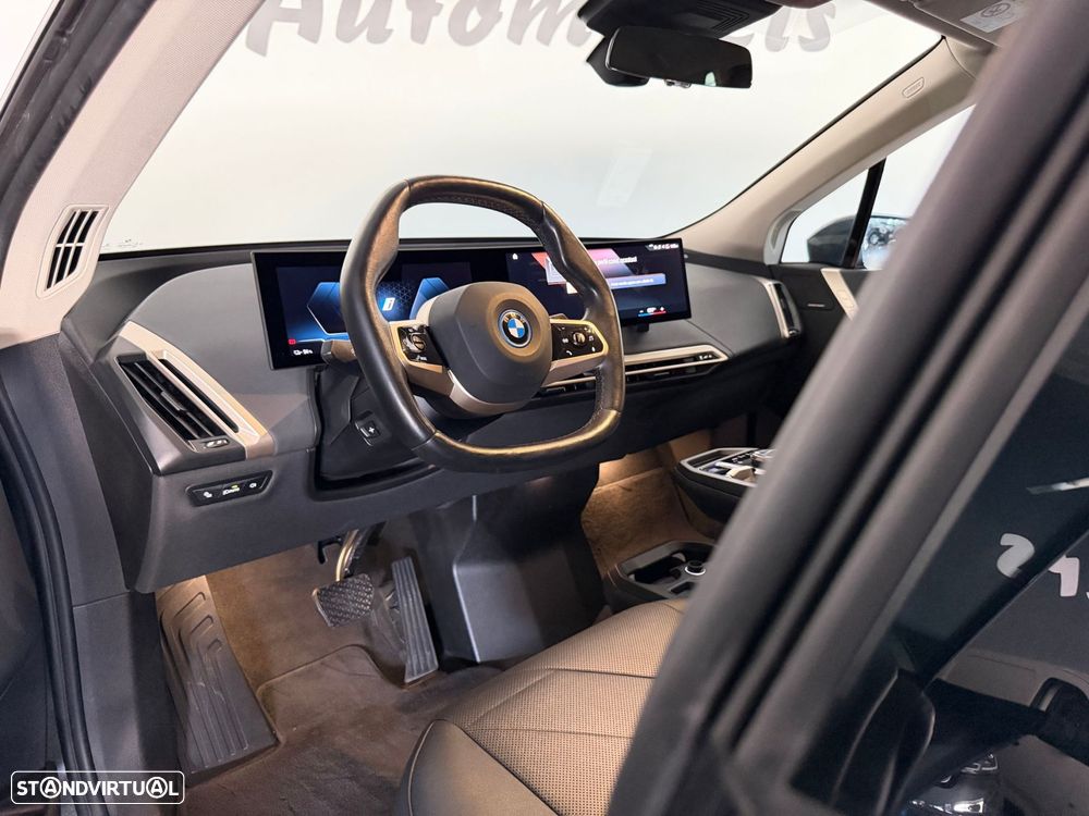 BMW iX xDrive 40 - 14
