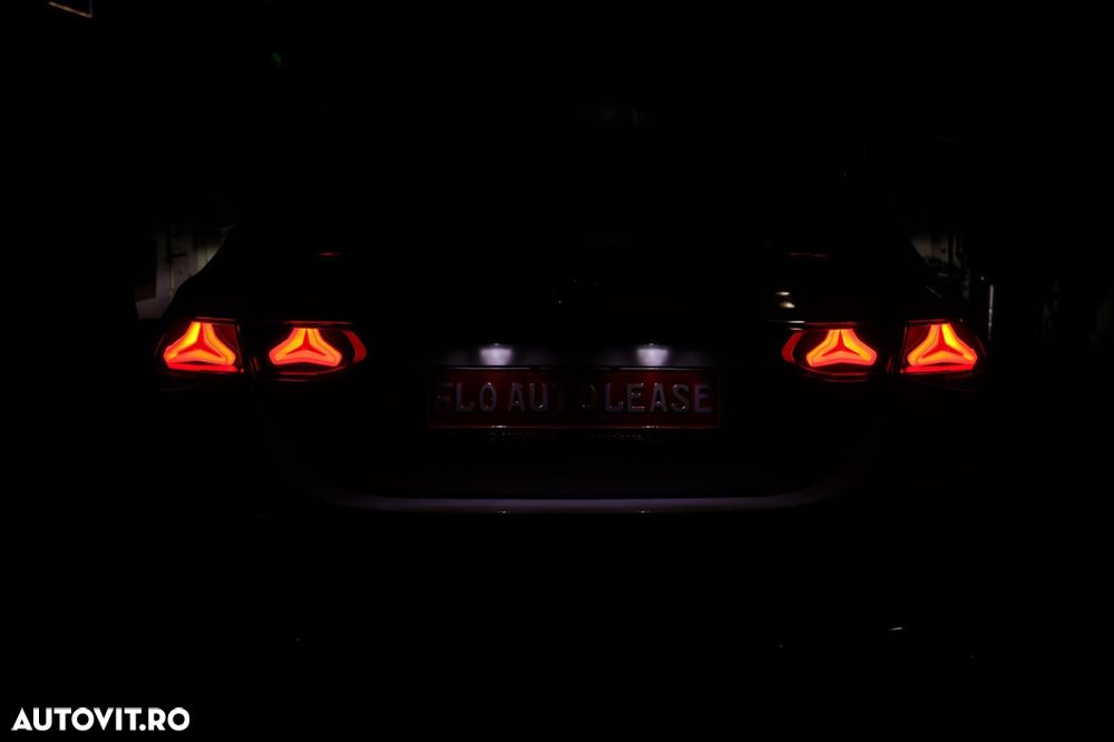 Mercedes-Benz E 200 9G-TRONIC - 11