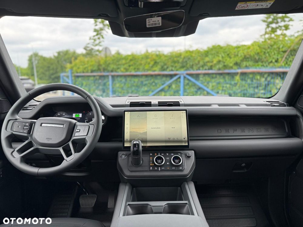 Land Rover Defender - 23