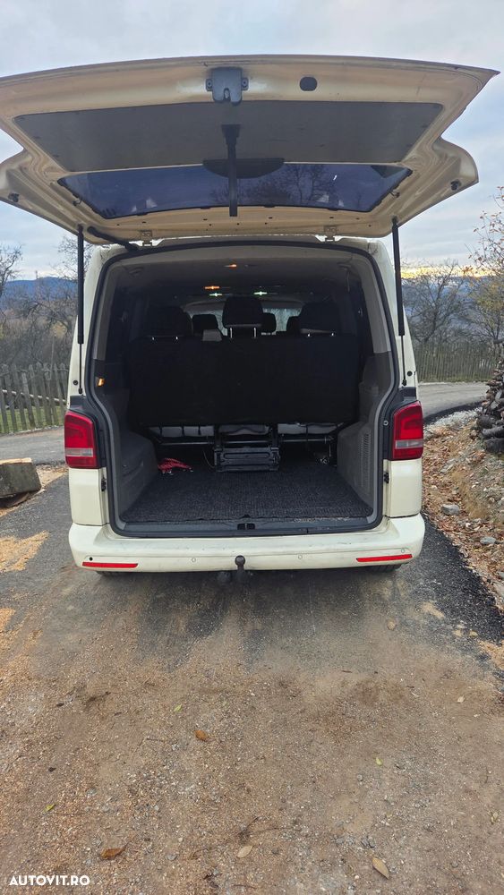 Volkswagen Caravelle - 8