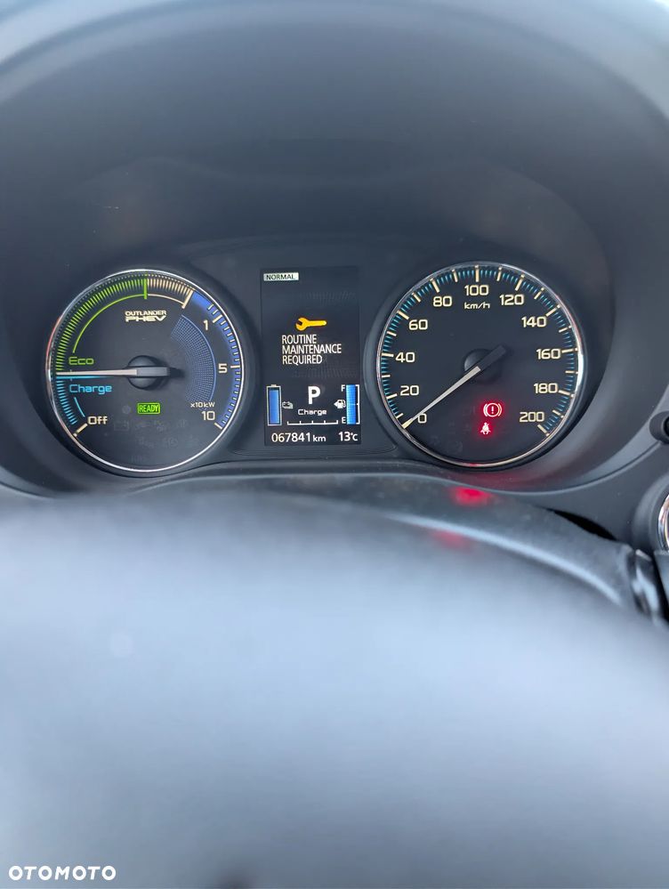 Mitsubishi Outlander - 3