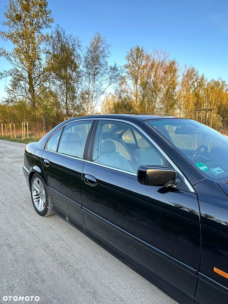 BMW Seria 5 525i - 4