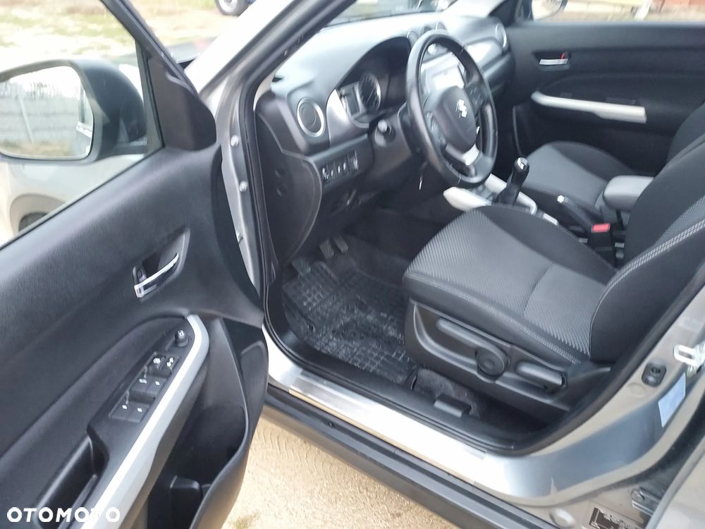 Suzuki Vitara 1.6 XLED 2WD - 23