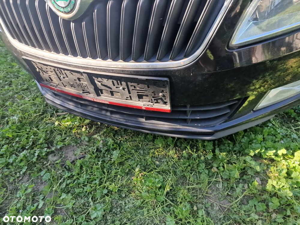 Zderzak  przód  skoda  Fabia  II  roomster  lift  w  kolorze  LF9R - 1