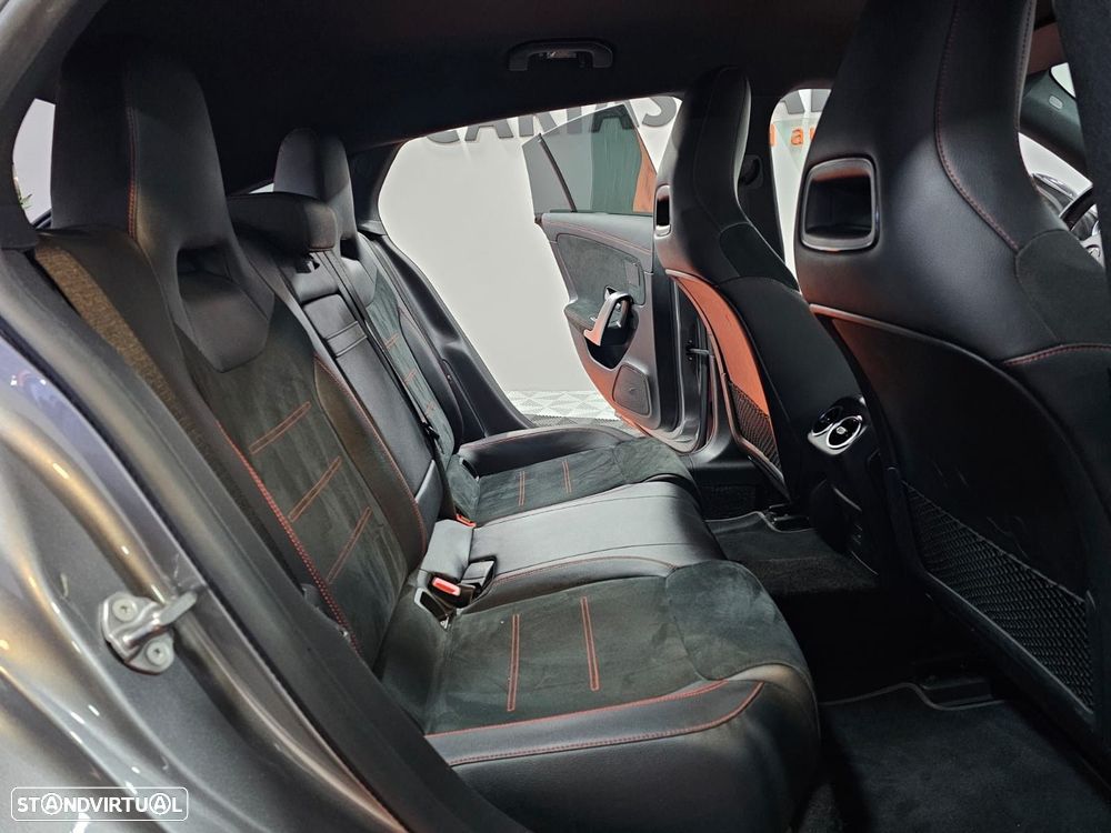 Mercedes-Benz CLA 180 - 13