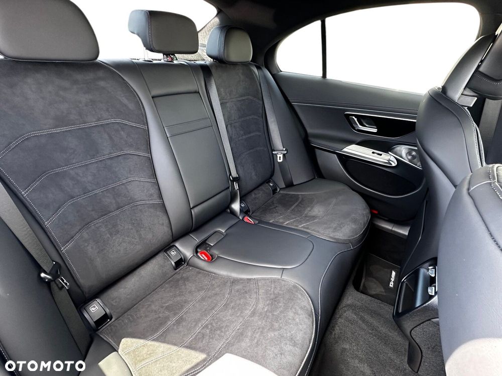 Mercedes-Benz Klasa E 200 mHEV 4-Matic AMG 9G-Tronic - 10