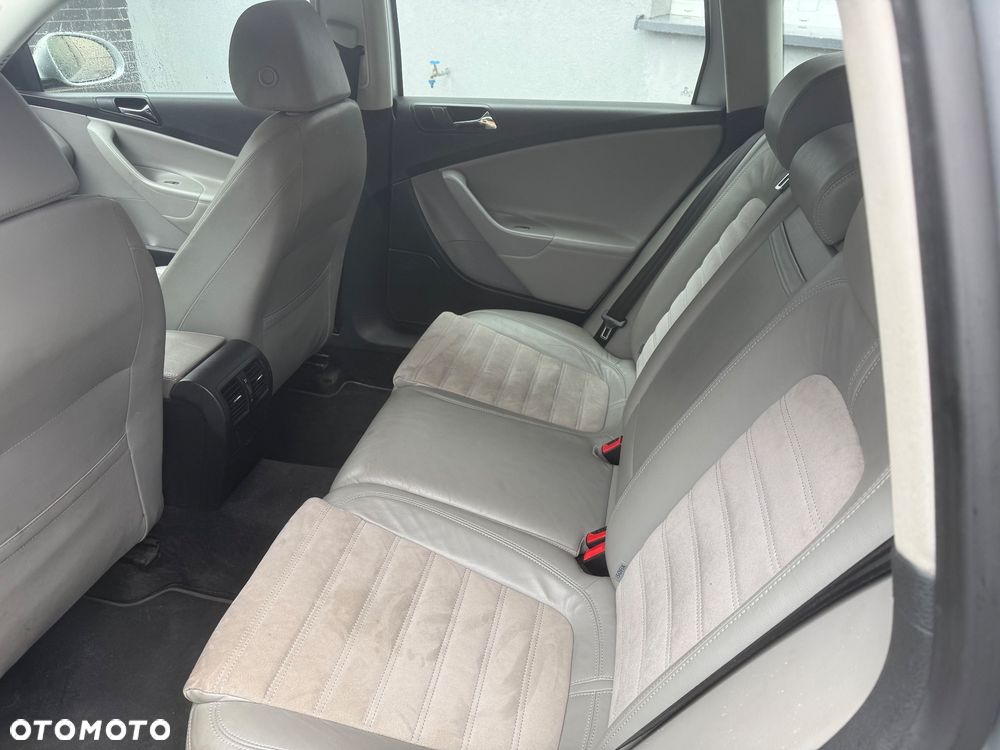 Volkswagen Passat 2.0 TDI Comfortline - 18