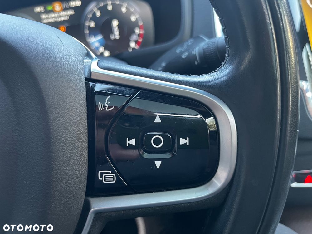 Volvo XC 90 T6 AWD Momentum 7os - 23