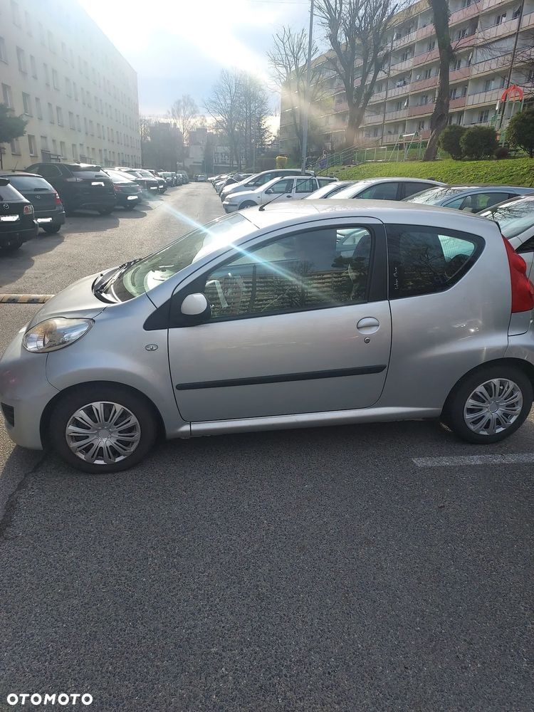 Peugeot 107 1.0 Happy - 1