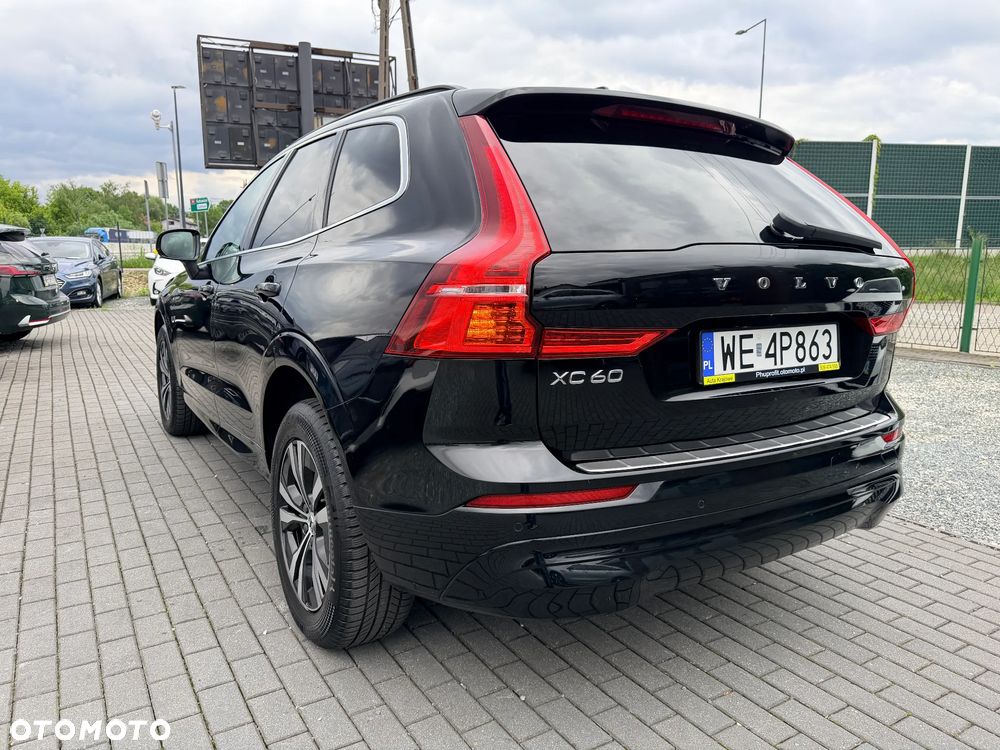 Volvo XC 60 B4 D AWD Momentum Pro - 11