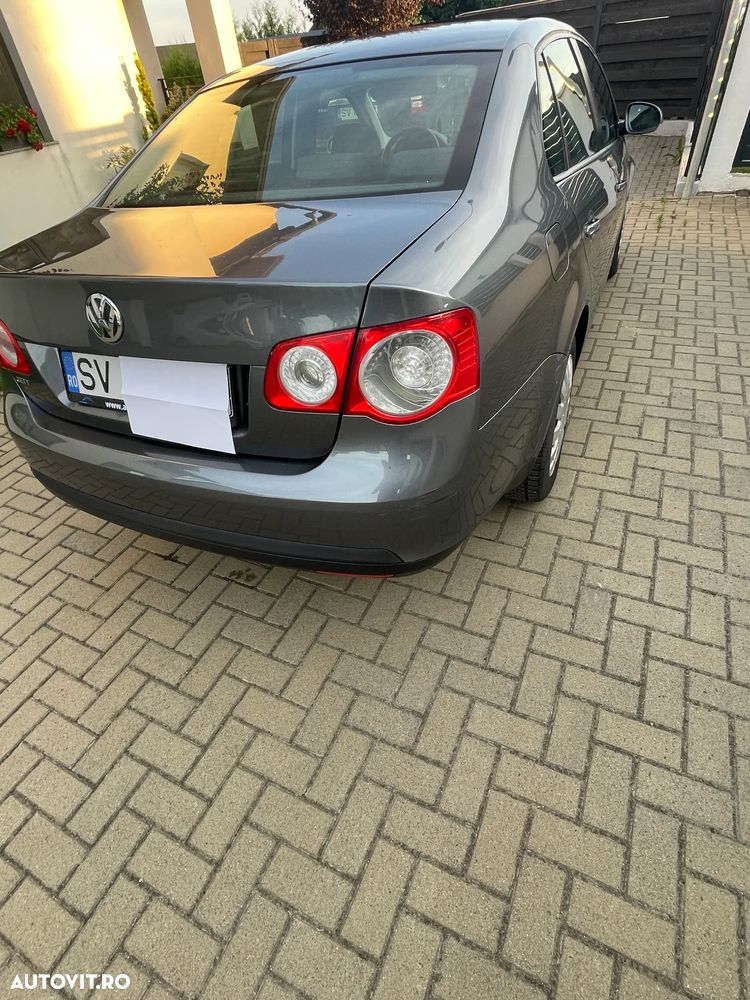 Volkswagen Jetta 1.6 Comfortline - 5