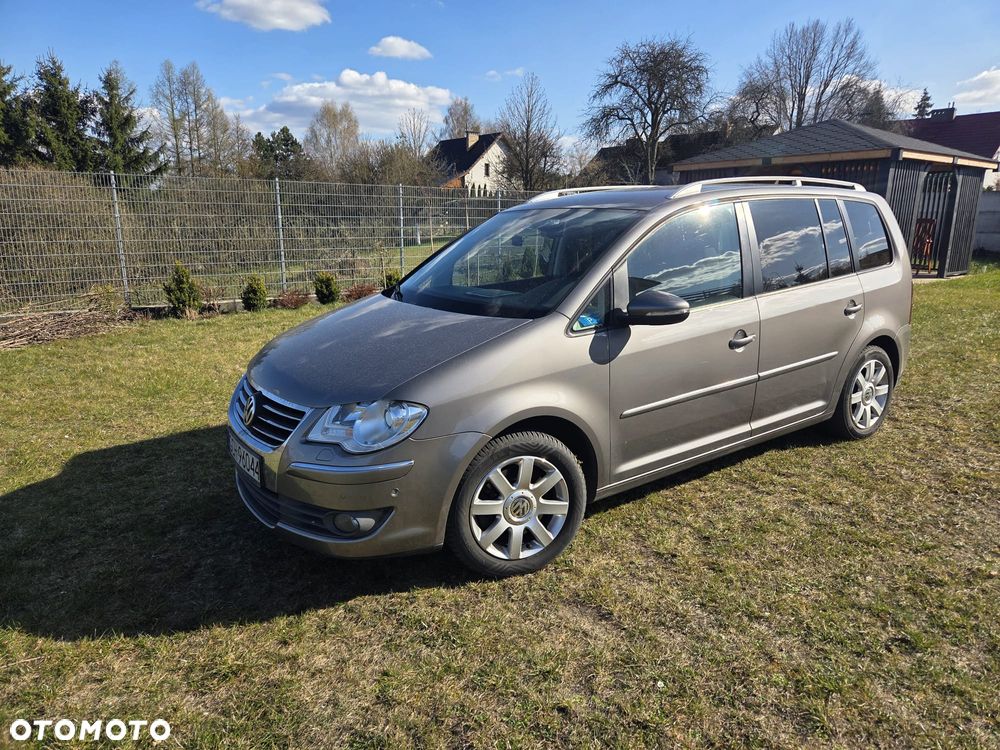 Volkswagen Touran 2.0 TDI DPF Highline DSG - 2
