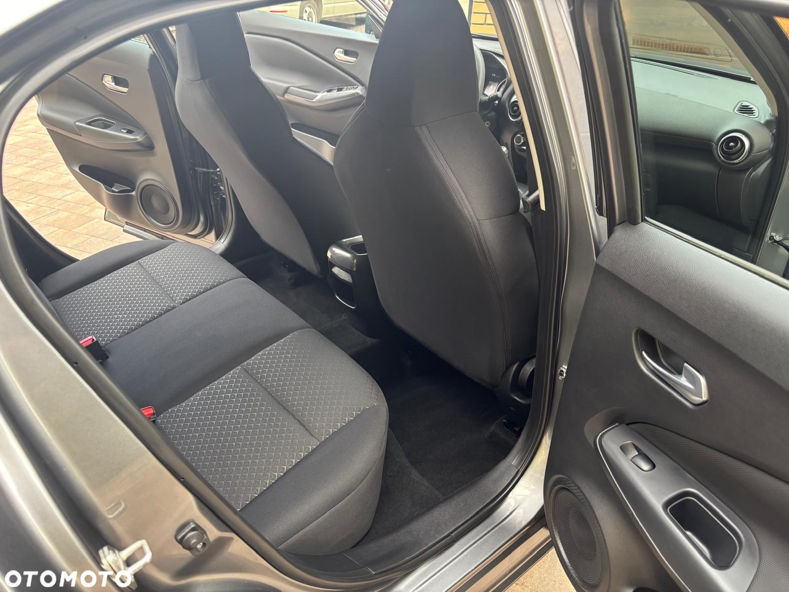 Nissan Juke 1.0 DIG-T N-Connecta - 26
