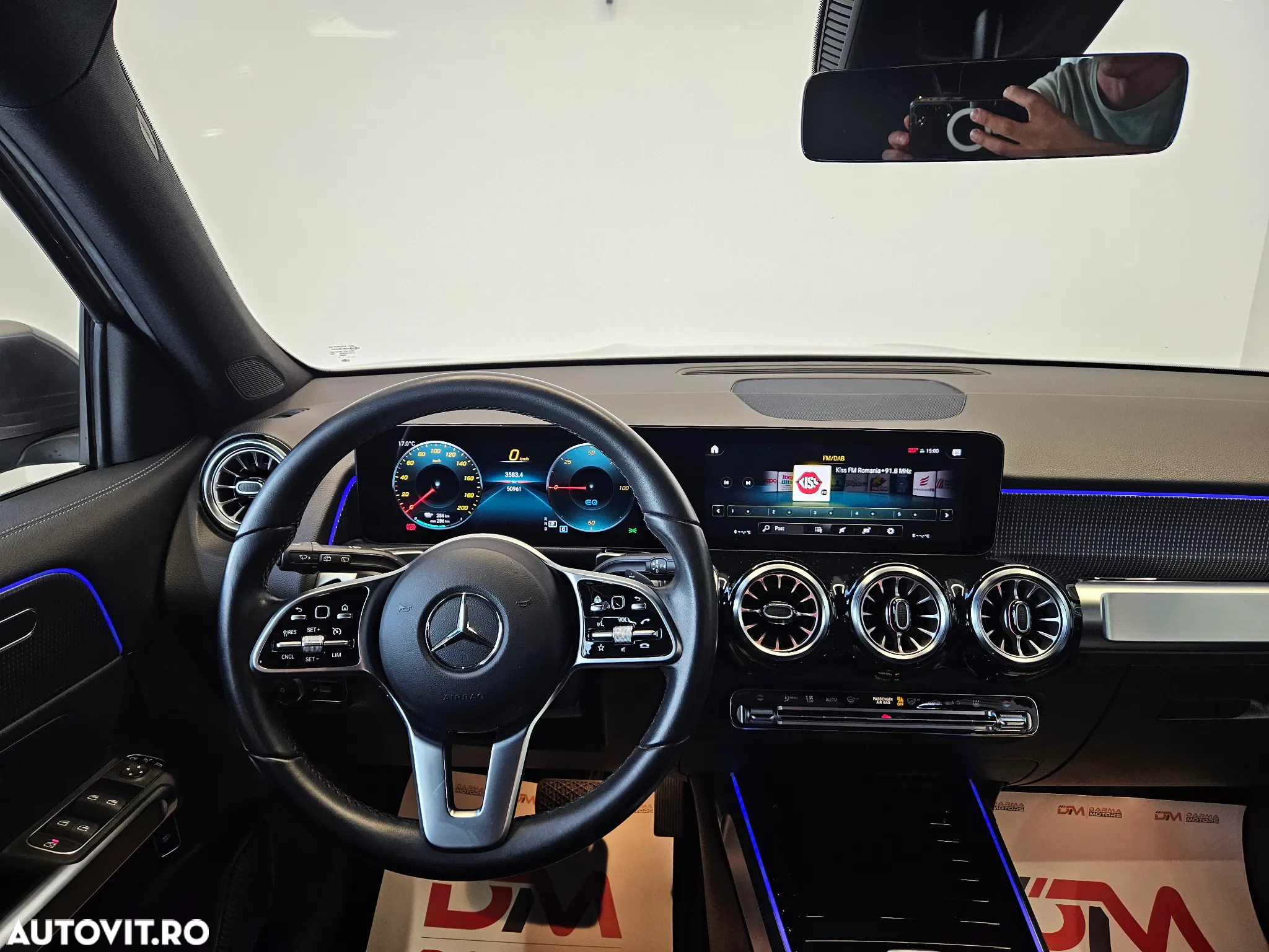 Mercedes-Benz EQB 250 - 11