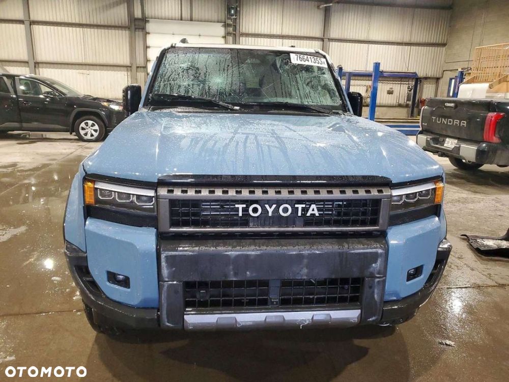 Toyota Land Cruiser - 7