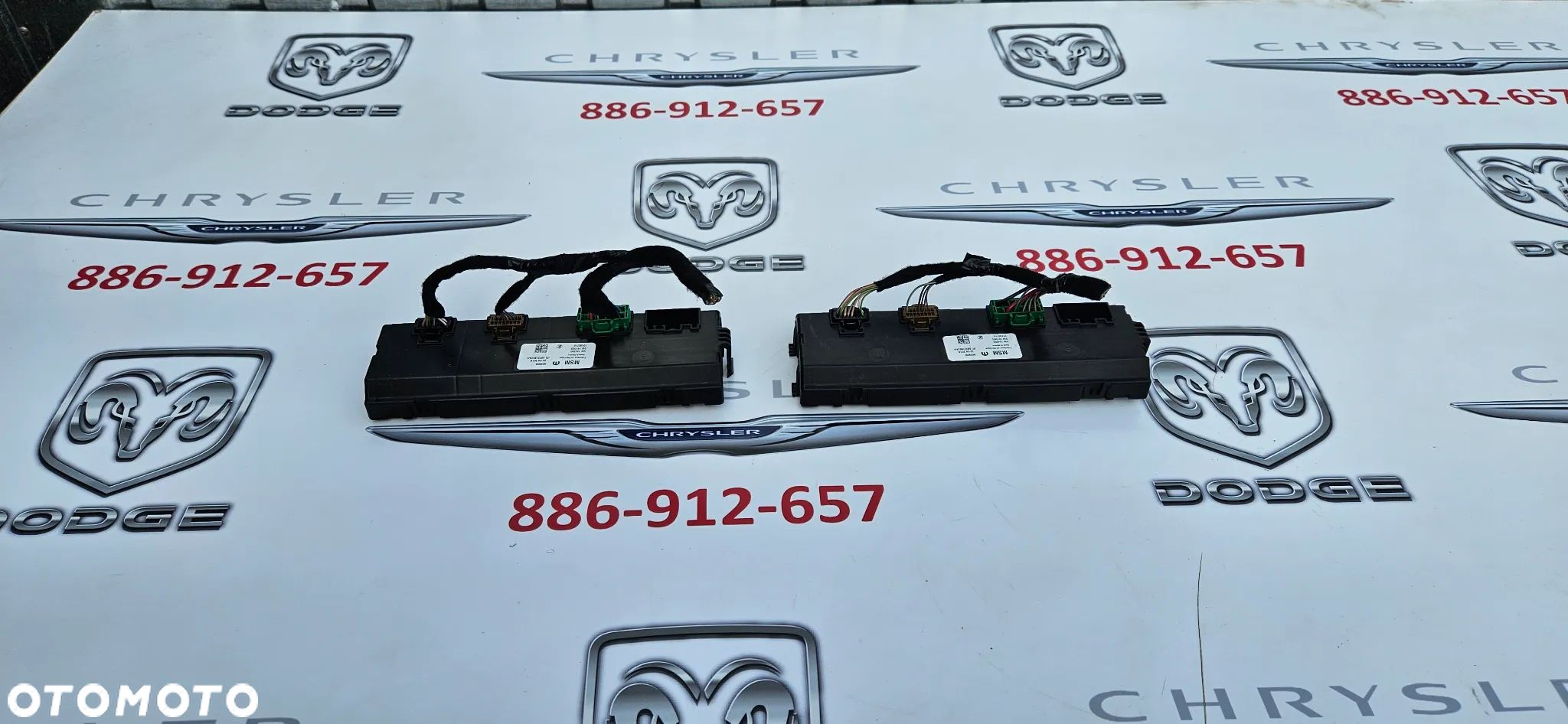 Chrysler Pacifica 2016- Moduł pamięci fotela prawy lub lewy Sterownik fotela z kostkami 68321862AA P68321862AA - 1