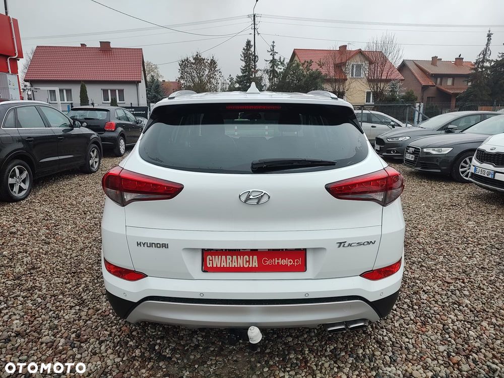 Hyundai Tucson 2.0 CRDI BlueDrive Style 2WD - 20