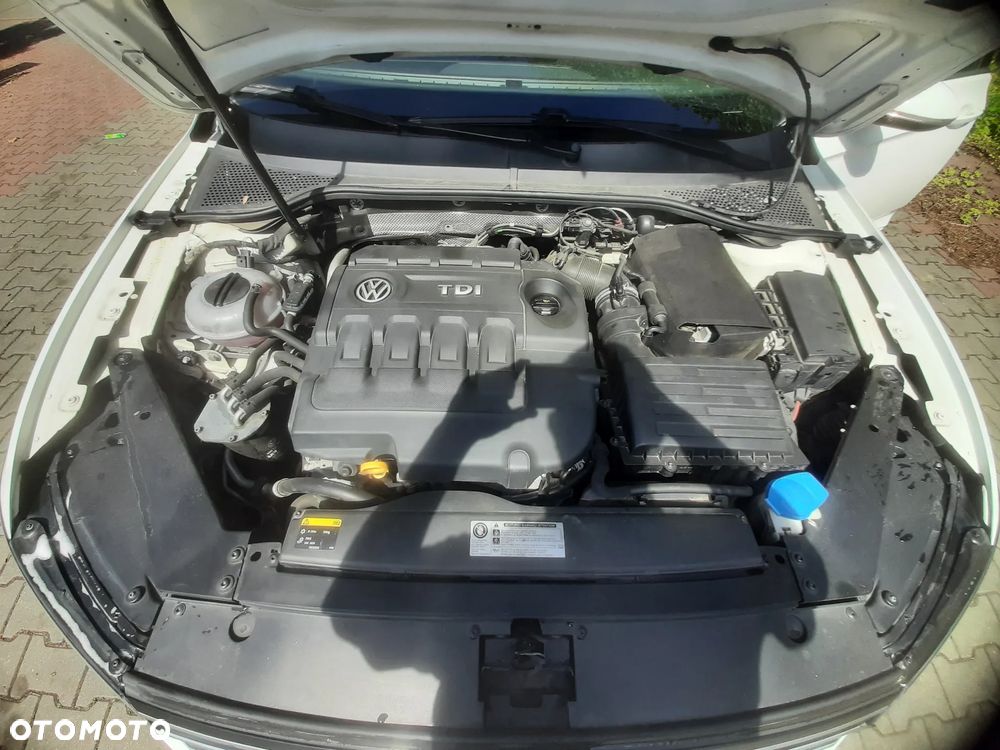 Volkswagen Passat - 21