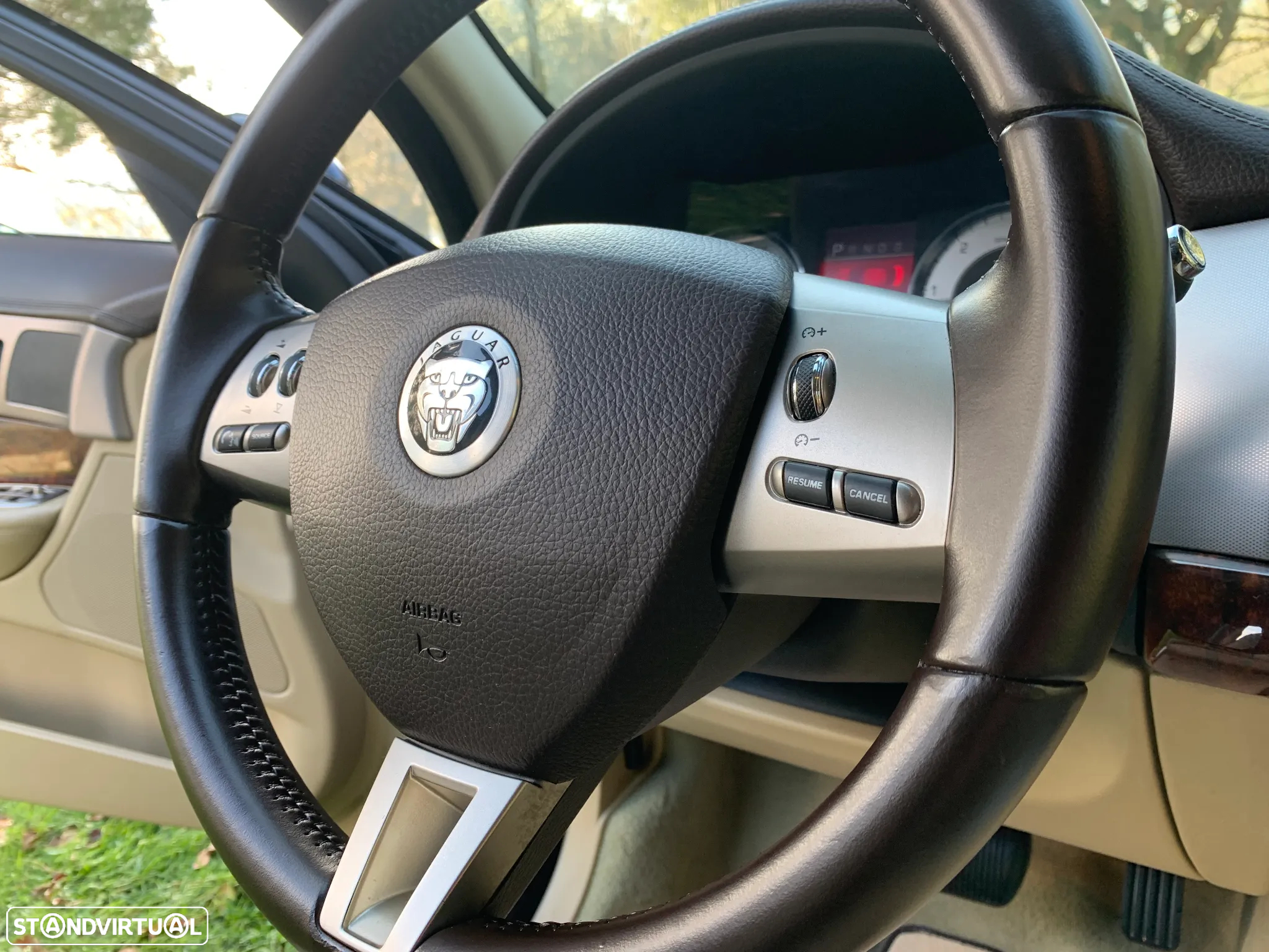 Jaguar XF 3.0 D V6 Premium Luxury - 44